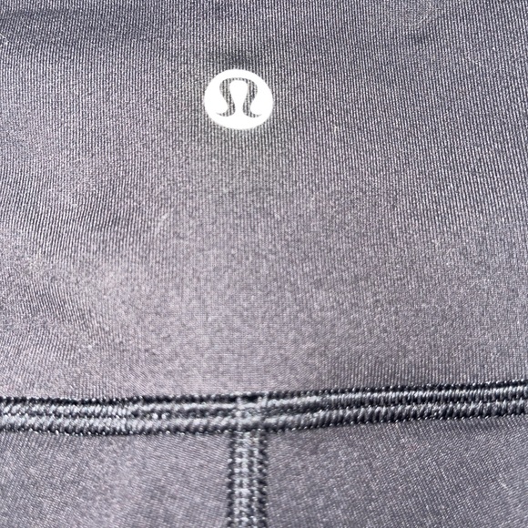 Lululemon 28” size 4 Wunder Unders - Picture 4 of 8